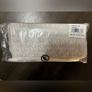 Michael Kors Large Vanilla Wallet (New)